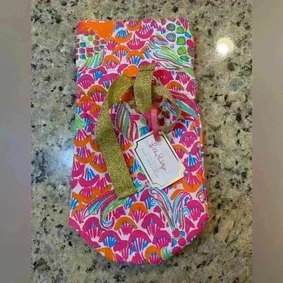 Lilly Pulitzer I'm So Hooked Wine Tote NWT - Picture 2 of 5